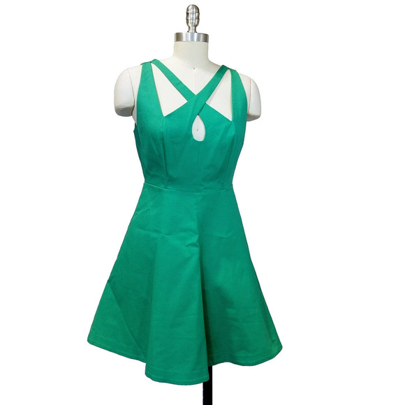 Halston Heritage Dresses & Skirts - Halston Heritage Green Keyhole Cut Out Fit & Flare Dress Size 4 Sleeveless
